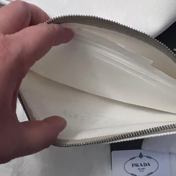 Prada - Picture 6 of 6